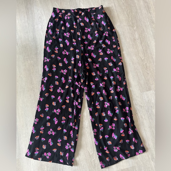 WAYF floral wide leg pants - NWOT - Picture 5 of 6